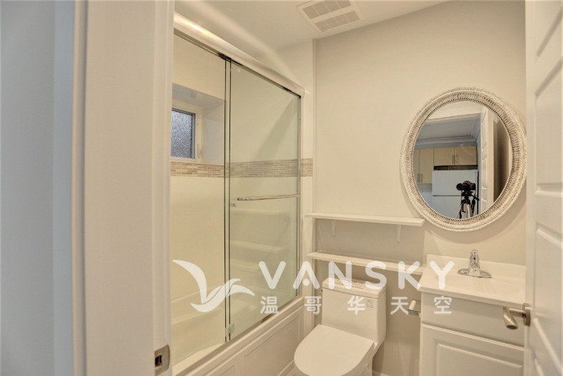 260424095125_4 lower 2 bd washroom.jpeg